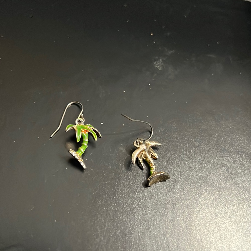 Palm tree hanging earrings